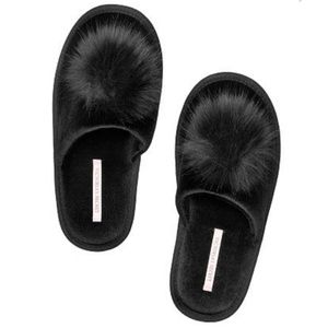 NWT - Victoria's Secret Pom Pom Slipper - S, M, L